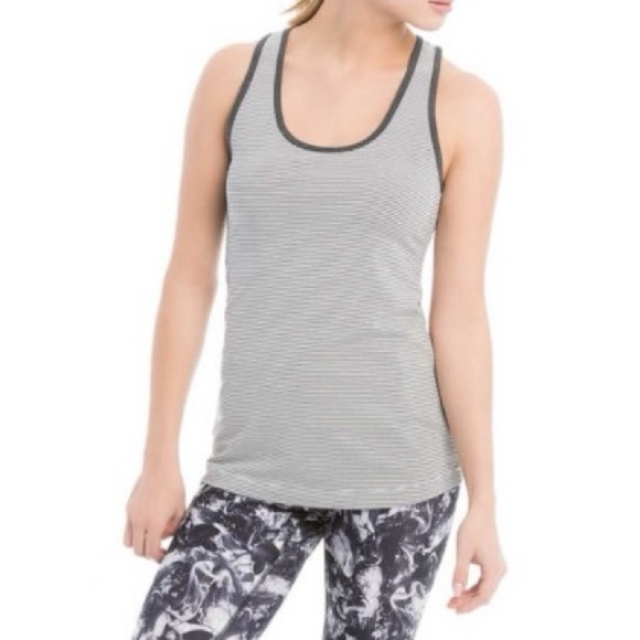 Lole Twist Tank - Picture 2 of 5